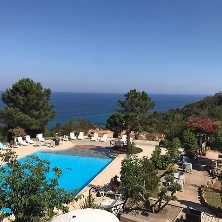 Le Thyreneen فيلة *