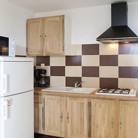 Le Thyreneen * ساري سولينزارا