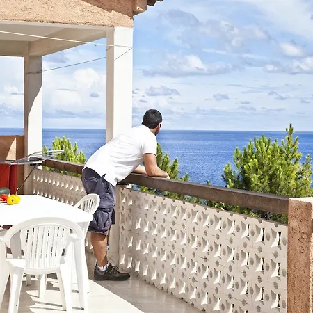 Le Thyreneen فيلة