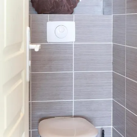 Le Thyreneen فيلة *