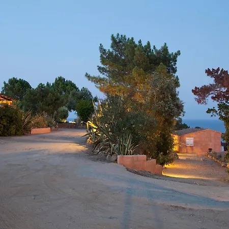 Le Thyreneen ساري سولينزارا