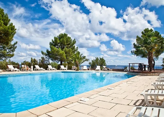 Vila Le Thyreneen *