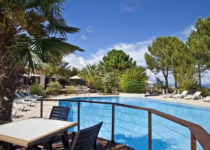 Le Thyreneen Villa Sari-Solenzara